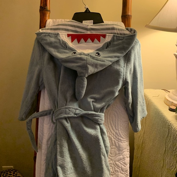 Boys - Saint Eve Swim - Shark Hooded Robe - Picture 2 of 5